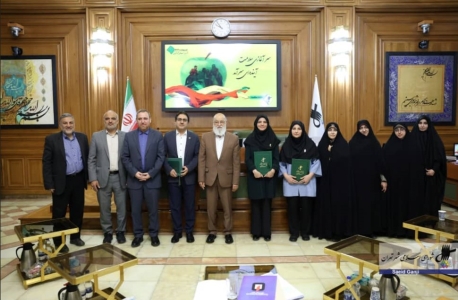 تكريم المجاهدين في مجال الشباب والإنجاب بمؤسسة رويّان البحثية في قاعة مجلس مدينة طهران / ضرورة تحوّل نظام الحكم في طهران نحو محور الصحة